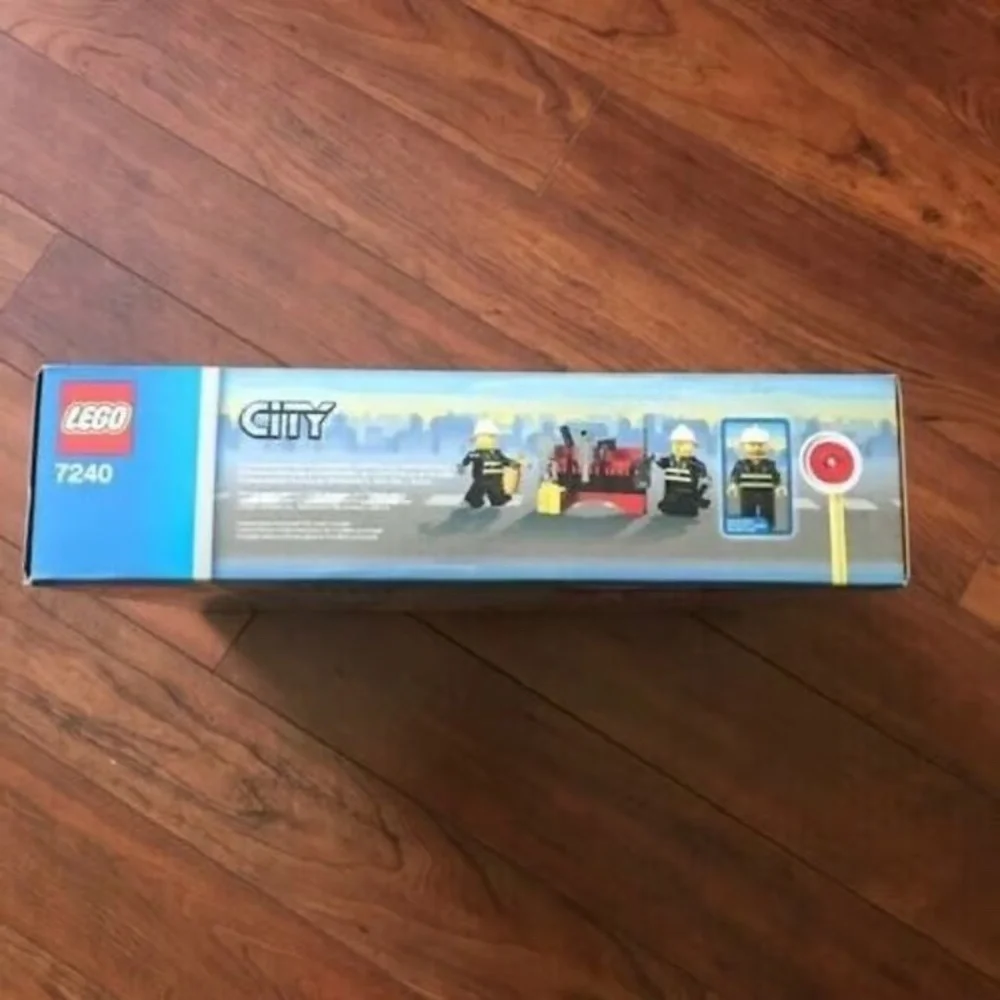 Lego 7240 Town City Fire Fire Station Set 260 Pieces NIB NEW SEALED Retired - Picture 5 of 6